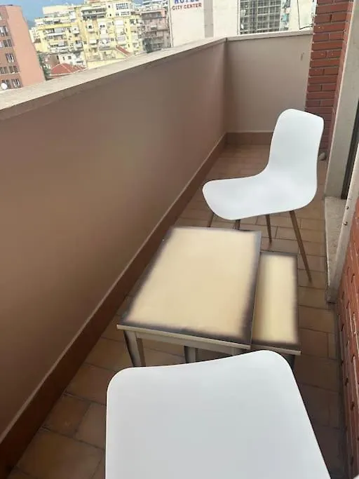 Aksi Home - Tirana Center Dedicated Workspace Apartment