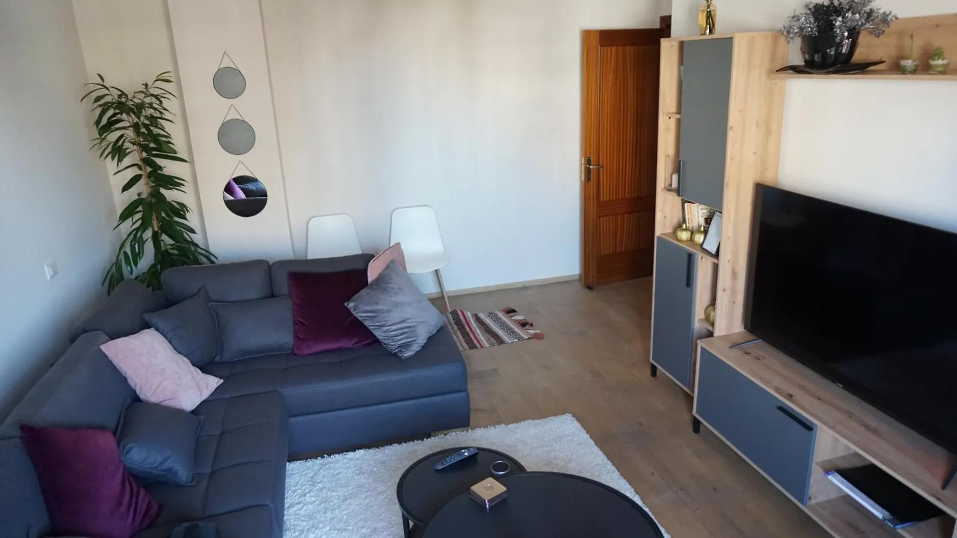Aksi Home - Tirana Center Dedicated Workspace 0*,  Albania