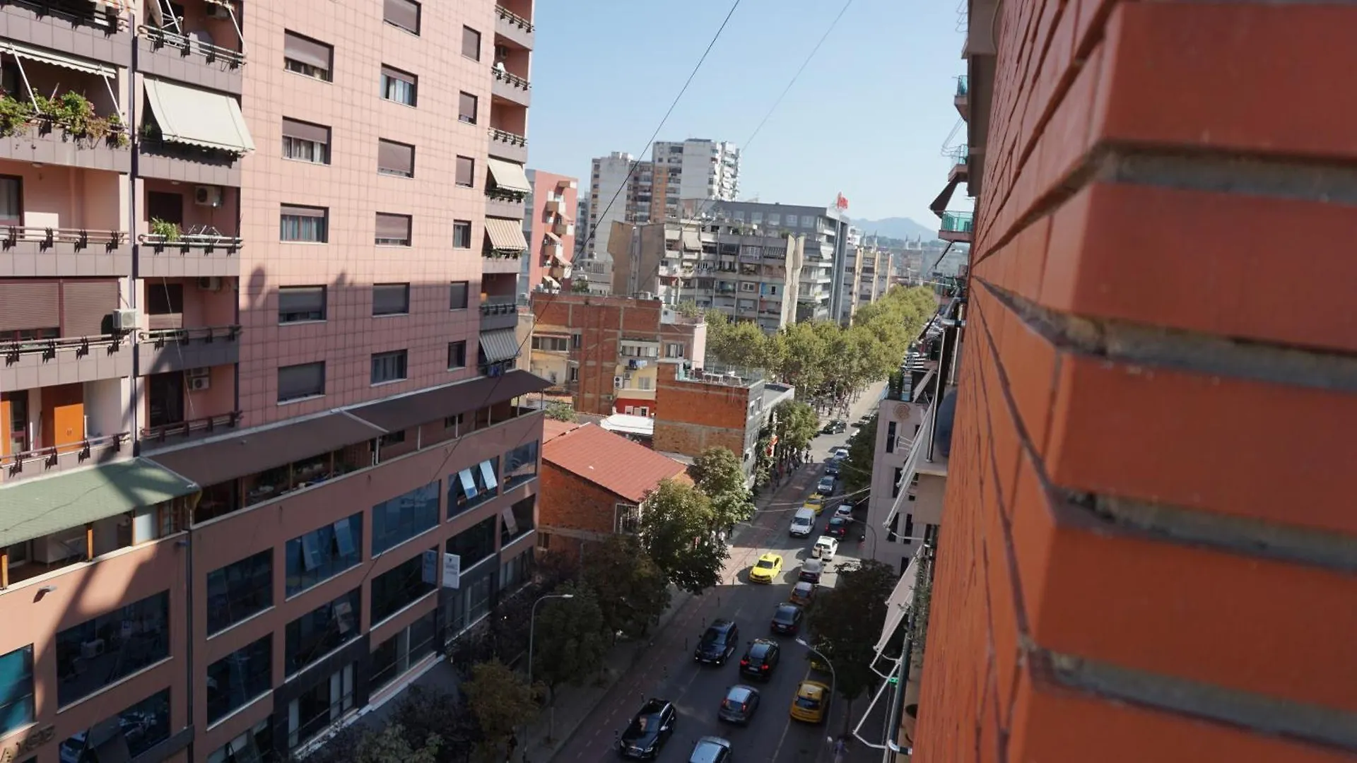 Aksi Home - Tirana Center Dedicated Workspace Albania